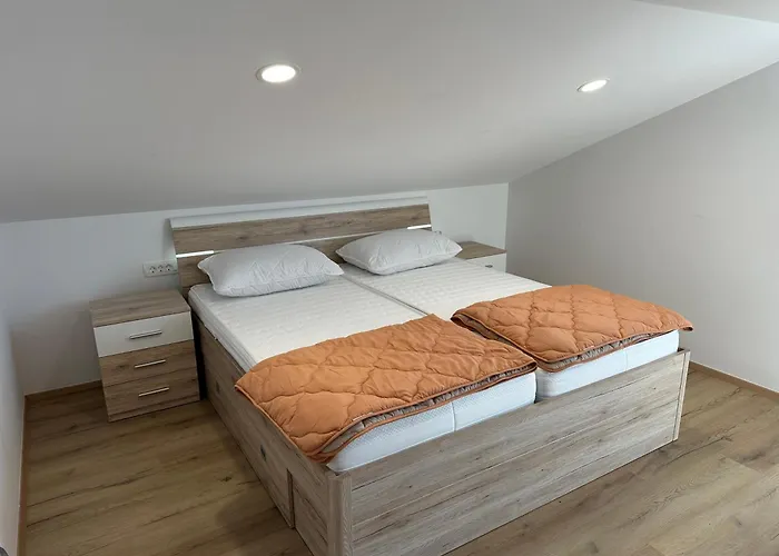 Apartments Lescanec
