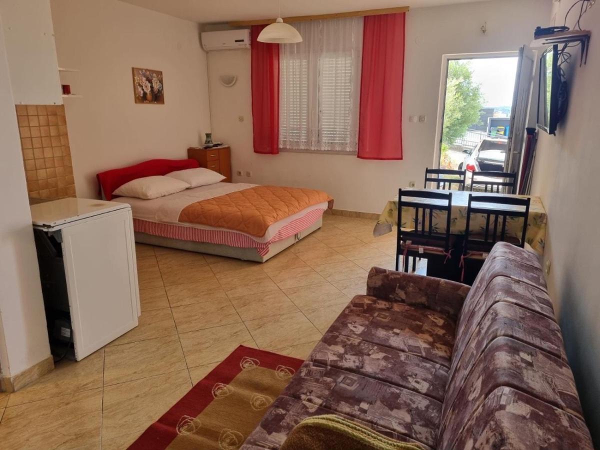 Apartment Lescanec *