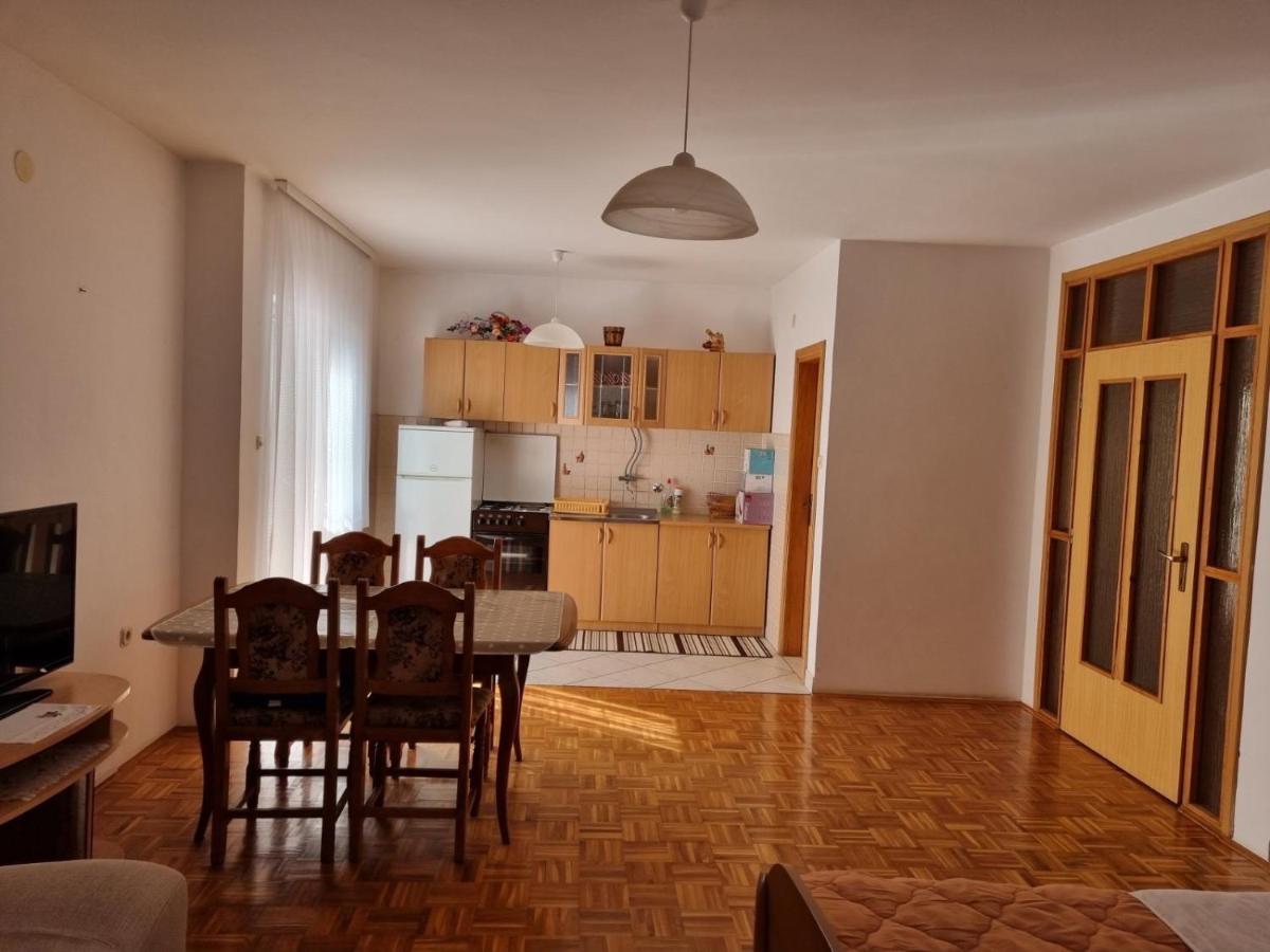 Apartment Lescanec