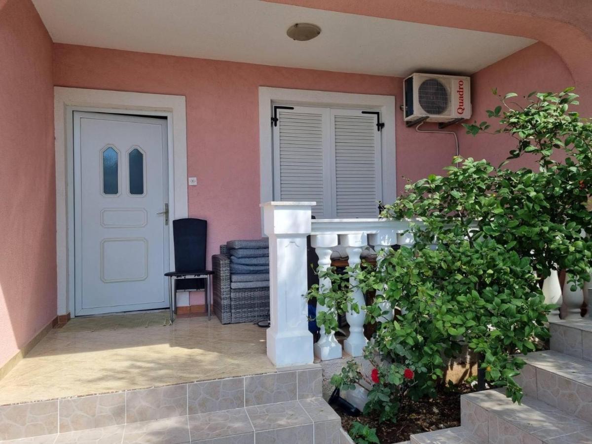 Lescanec Apartment