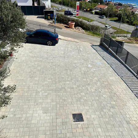 Apartments Lescanec Crikvenica Exterior foto